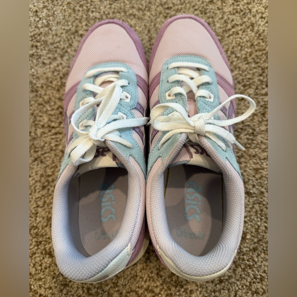 Asics lavender and light blue pastel sneakers with white laces - Picture 2 of 10
